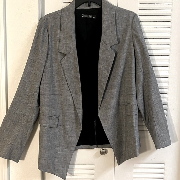 7TH AVENUE DESIGN STUDIO NEW YORK & COMPANY B/W PLAID JACKET/BLAZER - Picture 1 of 2